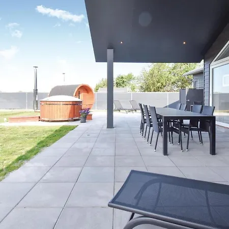 Dom wakacyjny Five-bedroom Holiday In